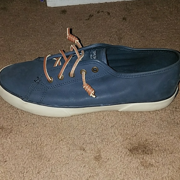 Woman's Sperry Suede shoes - Picture 3 of 4